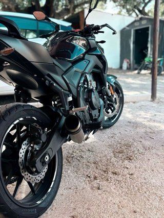 Voge 500 R Negra