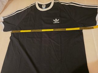Camiseta Adidas Negra Talla 4xl = 63cm de axila