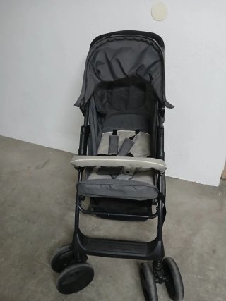 Carrinho de passeio Hauck cinza