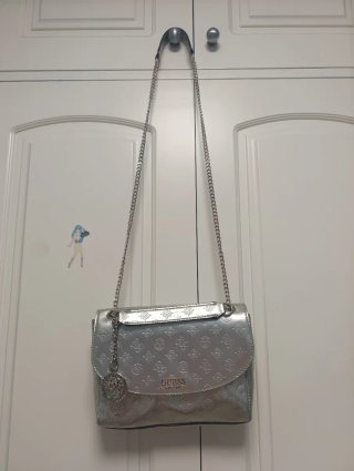 Bolso Guess Plateado Convertible