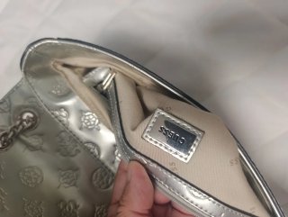 Bolso Guess Plateado Convertible