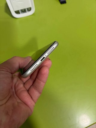 iPhone 11 64GB Blanco – OPORTUNIDAD