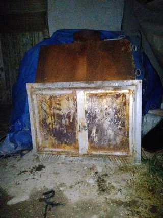 Chimenea de hierro negra