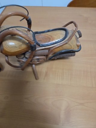 Moto Harley Davidson de madera artesanal