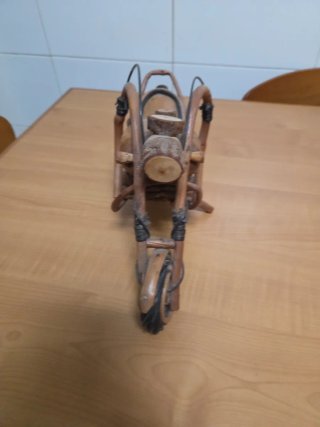 Moto Harley Davidson de madera artesanal