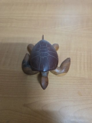 Figura de Tortuga de Madera