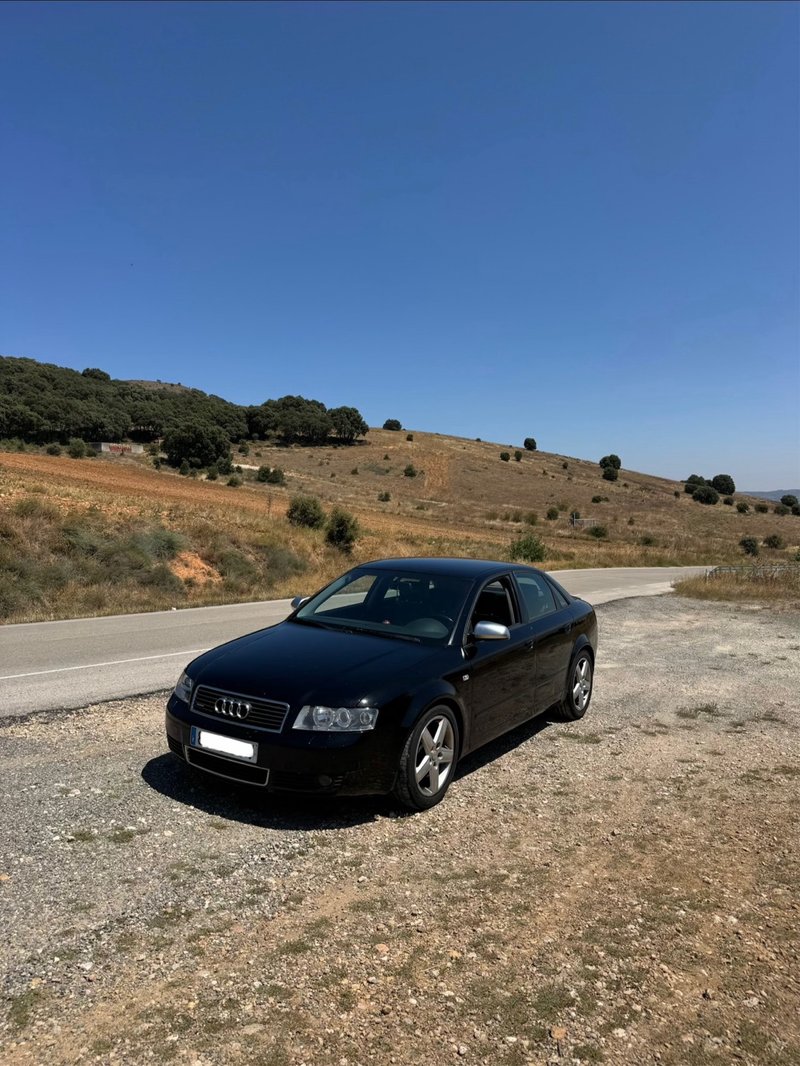 Audi A4 2.5 TDI Quattro - foto 1