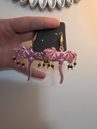 Pendientes dragón artesanales rosa y oro