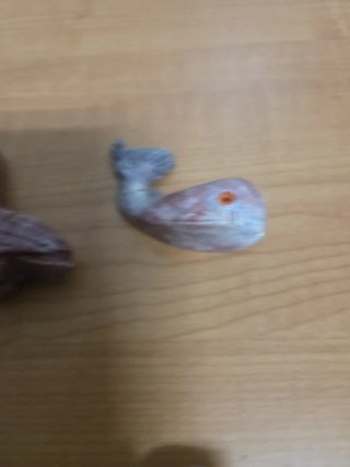 Figuras de animales talladas a mano