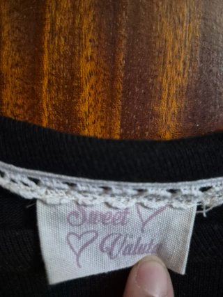 Camiseta negra manga larga corazón
