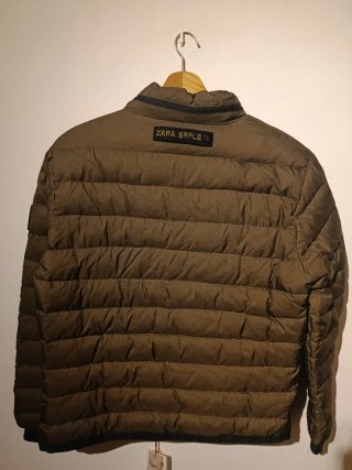 Plumífero Zara SRPLS Verde Talla M. NUEVO