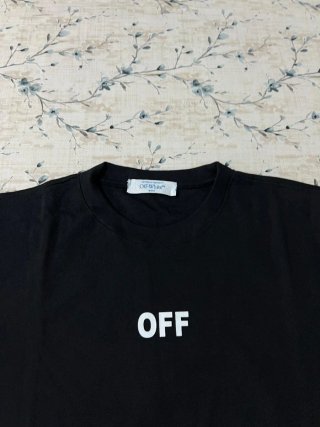T-Shirt Off-White Preta Tamanho XL Premium