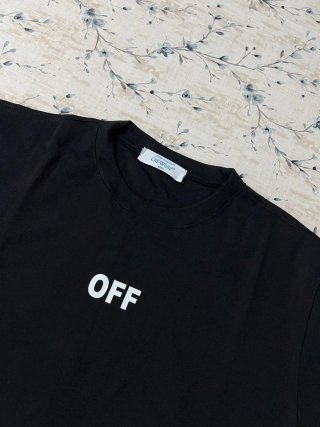 T-Shirt Off-White Preta Tamanho XL Premium