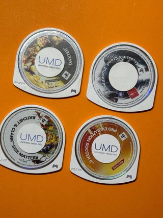Sony PSP 1004 Negra + 4 Juegos UMD