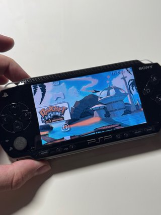 Sony PSP 1004 Negra + 4 Juegos UMD