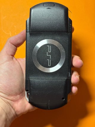 Sony PSP 1004 Negra + 4 Juegos UMD