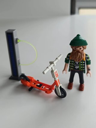 Playmobil patinete eléctrico y cargador