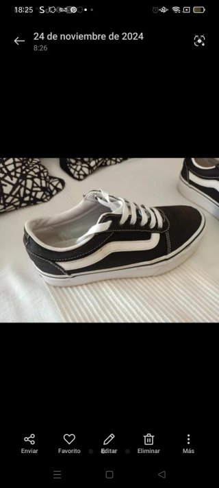 Deportivas Vans Negras y Blancas