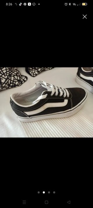 Deportivas Vans Negras y Blancas