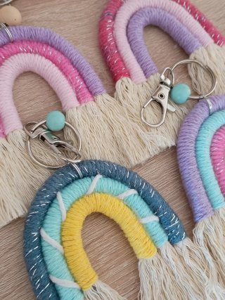 Arcoíris de macramé hechos a mano