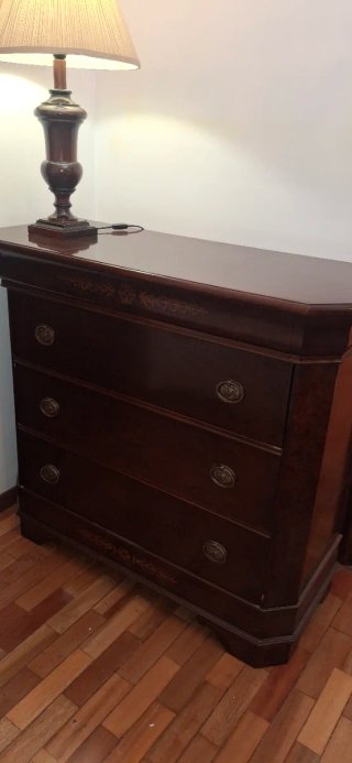 Cómoda secreter de madera