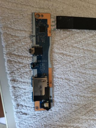 Scheda slot audio Lenovo IdeaPad 3 con cavo