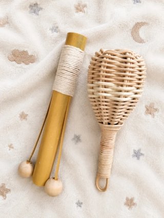 2 Sonajeros Infantiles Mimbre y Madera