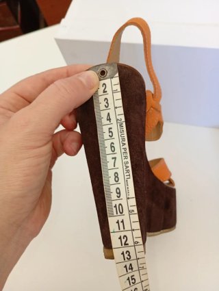 Sandalo in pelle arancio n.38