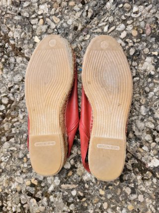 Sandalias de cuña de piel roja