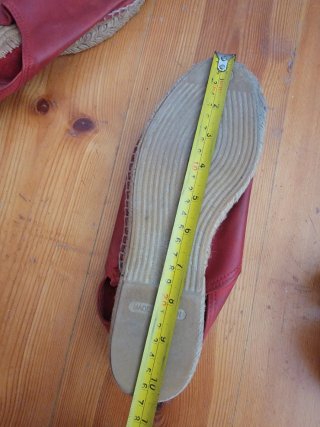 Sandalias de cuña de piel roja