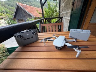 Dron DJI Mini 2 + Mando