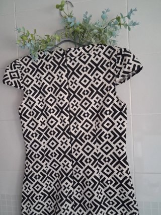 Vestido estampado geométrico