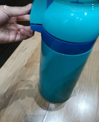 Termo de agua azul y azul