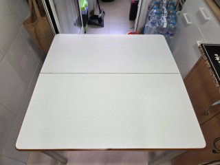 Mesa de cocina plegable de madera y patas de metal
