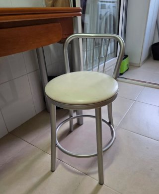 Mesa de cocina plegable de madera y patas de metal