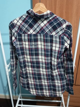 Camisa de cuadros azul y roja