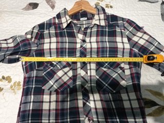 Camisa de cuadros azul y roja