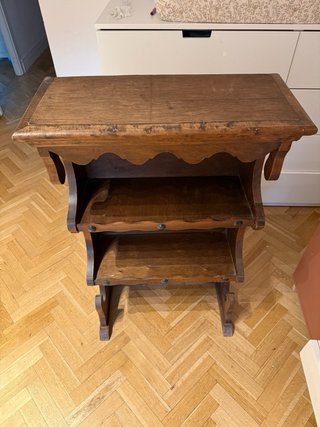 Estantería de madera maciza