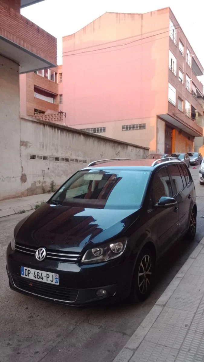 Volkswagen Touran 2015 - foto 1