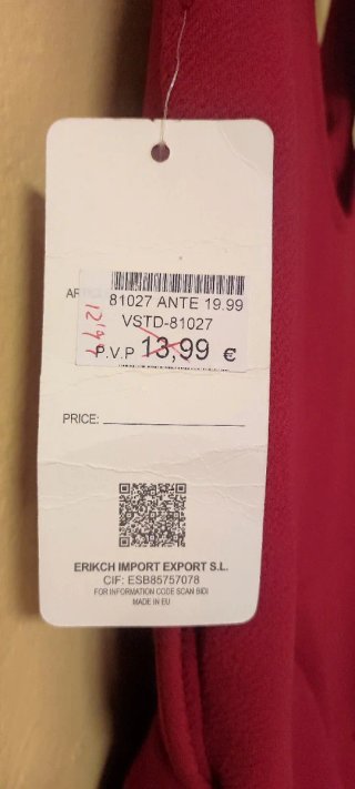 Vestido rojo con lazo en la espalda