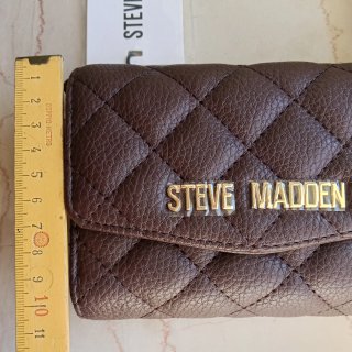 Portafoglio Steve Madden trapuntato marrone