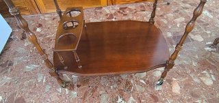 Mesa auxiliar madera estilo clásico