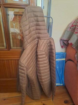 Cazadora acolchada beige como nueva