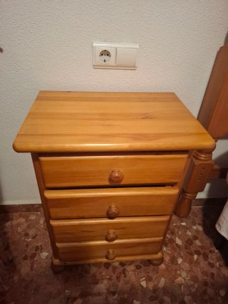 2 cabeceros madera pino + mesitas