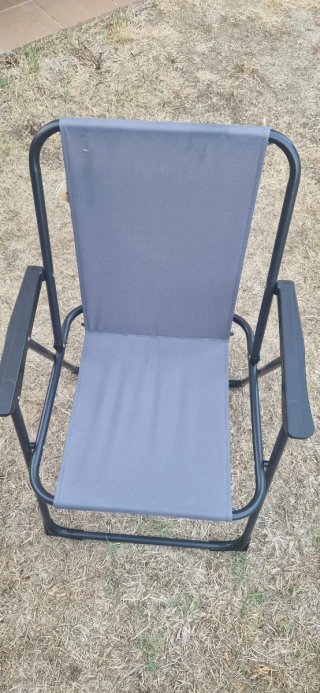 Silla de camping plegable gris sin estrenar