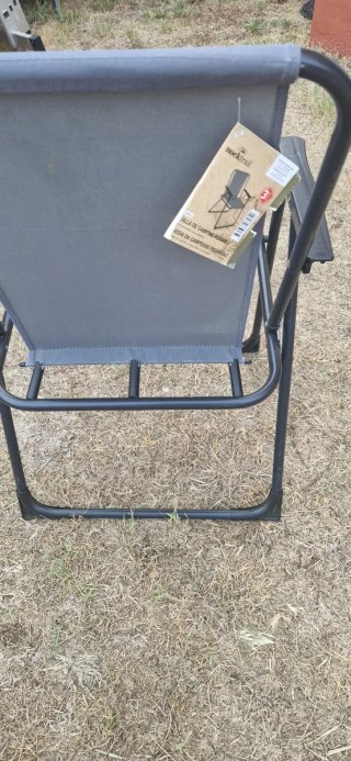 Silla de camping plegable gris sin estrenar