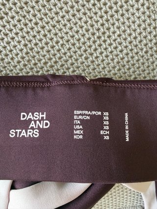 Top deportivo Dash and Stars color vino