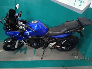 Moto sport turismo azul