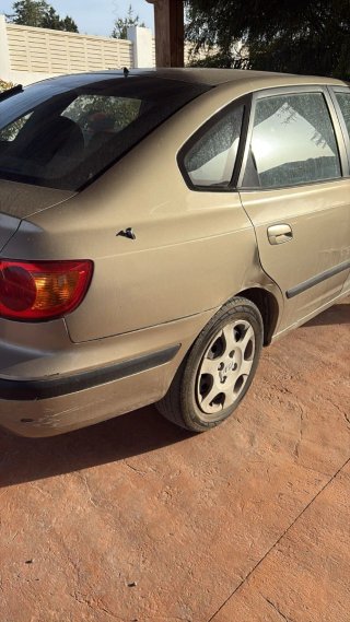 Hyundai Elantra 2001