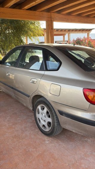 Hyundai Elantra 2001